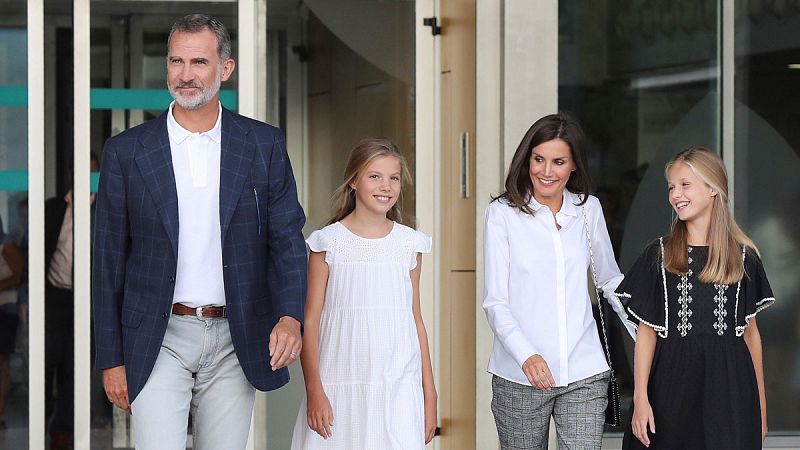 Felipe VI dice que "da gusto" ver al rey Juan Carlos "tan animado"