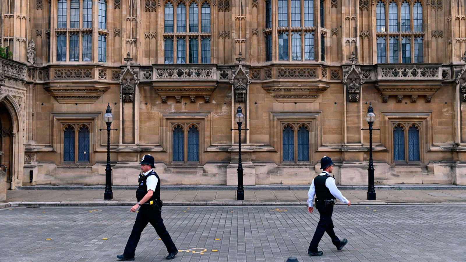 Jonhson pide la suspensión del parlamento británico y agrava la crisis del 'Brexit'
