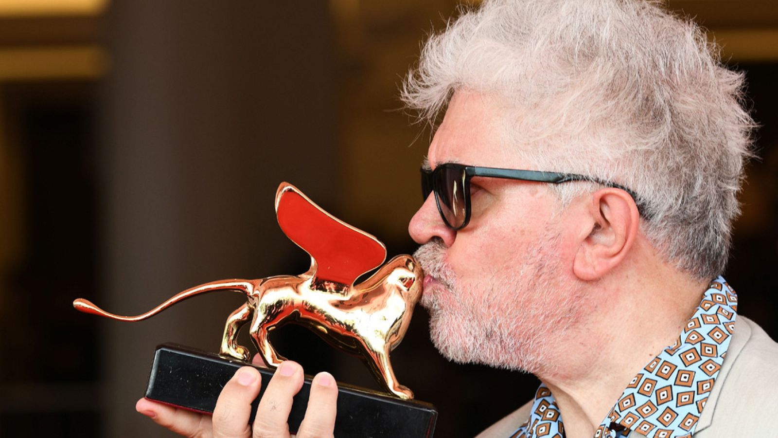 Pedro Almodóvar recibe el León de Oro de Honor de la Mostra de Venecia
