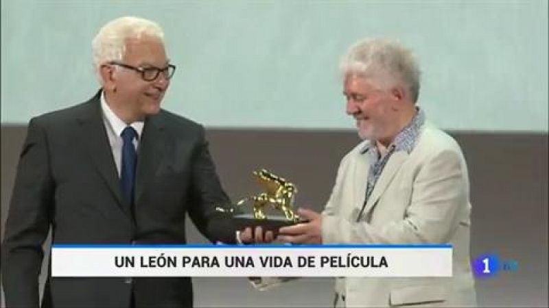 Pedro Almodóvar recibe el León de Oro de Honor de la Mostra de Venecia