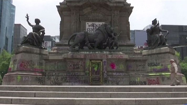 Telediario 1 - Polémica pintada de mujeres contra la violencia machista