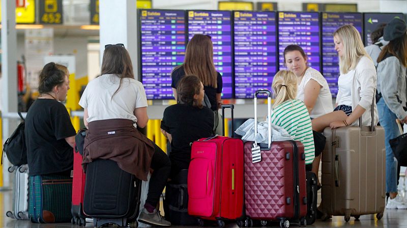 La operación retorno de las vacaciones, marcada por las huelgas de Barajas, El Prat y Renfe