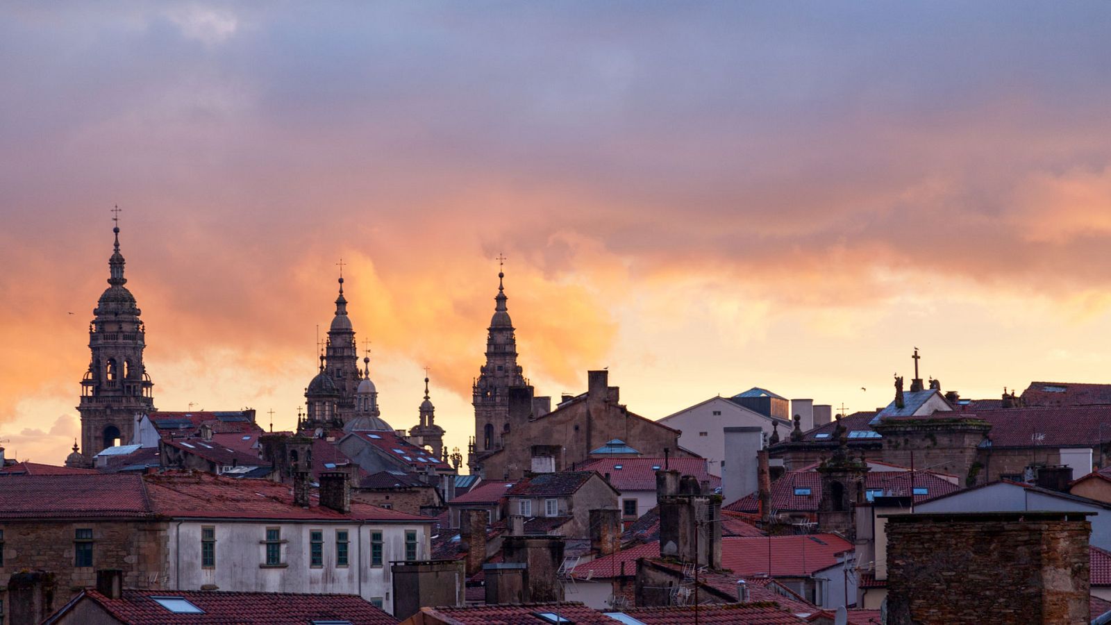 Chubascos y tormentas en el centro, norte y este del interior peninsular - Ver ahora