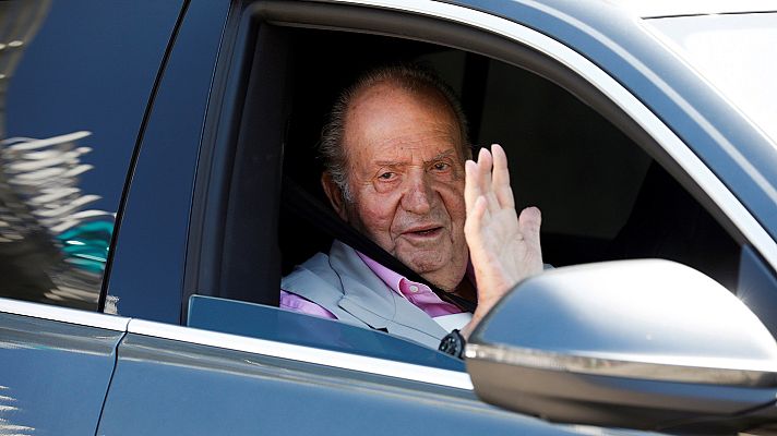 Informativo 24h - El rey Juan Carlos abandona el hospital una semana después de ser operado de corazón