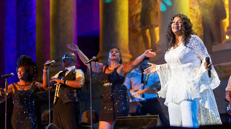 Gloria Gaynor actúa en el Teatro Romano de Mérida como parte del Festival Stone Music