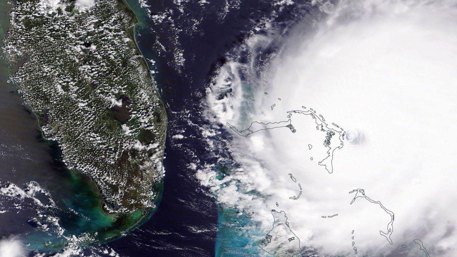 El ojo del huracán sigue sobre Bahamas
