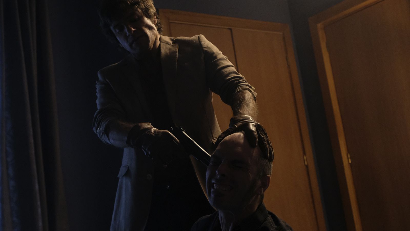 Santos Mercader dispara a Luis Soler