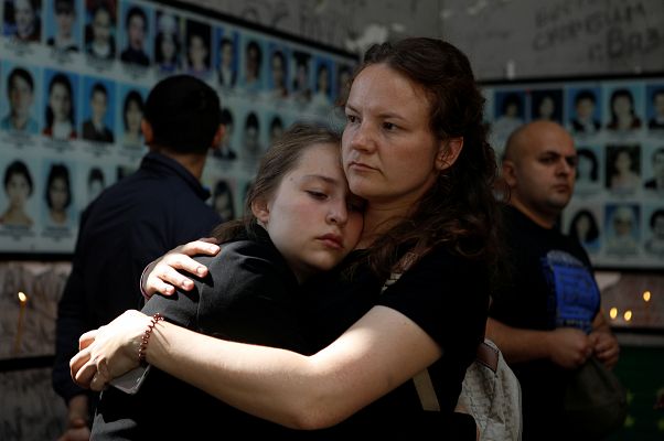 Rusia recuerda la matanza de la escuela de Beslán en su 15 aniversario, una tragedia con incógnitas