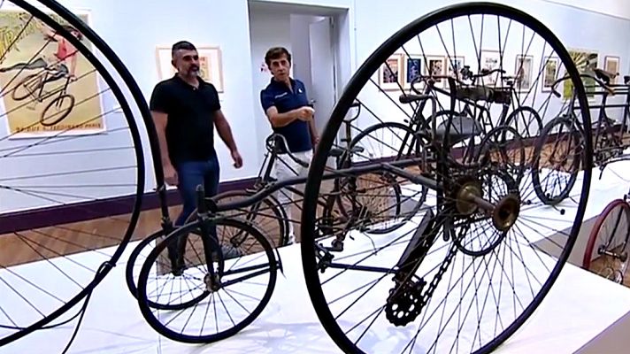 Telediario 1 - La exposición de Miguel Soro pone acento español al homenaje de Pau a los vencedores españoles del Tour