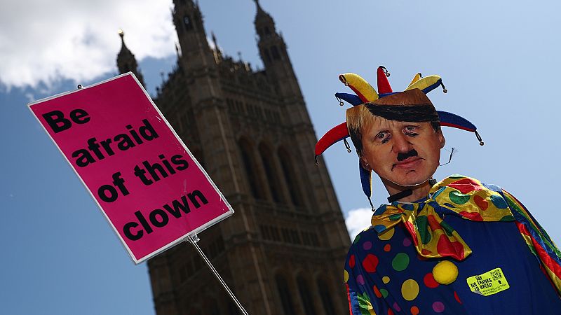 Los varapalos en el Parlamento no disuaden a Johnson de un 'Brexit' el 31 de octubre | Ver