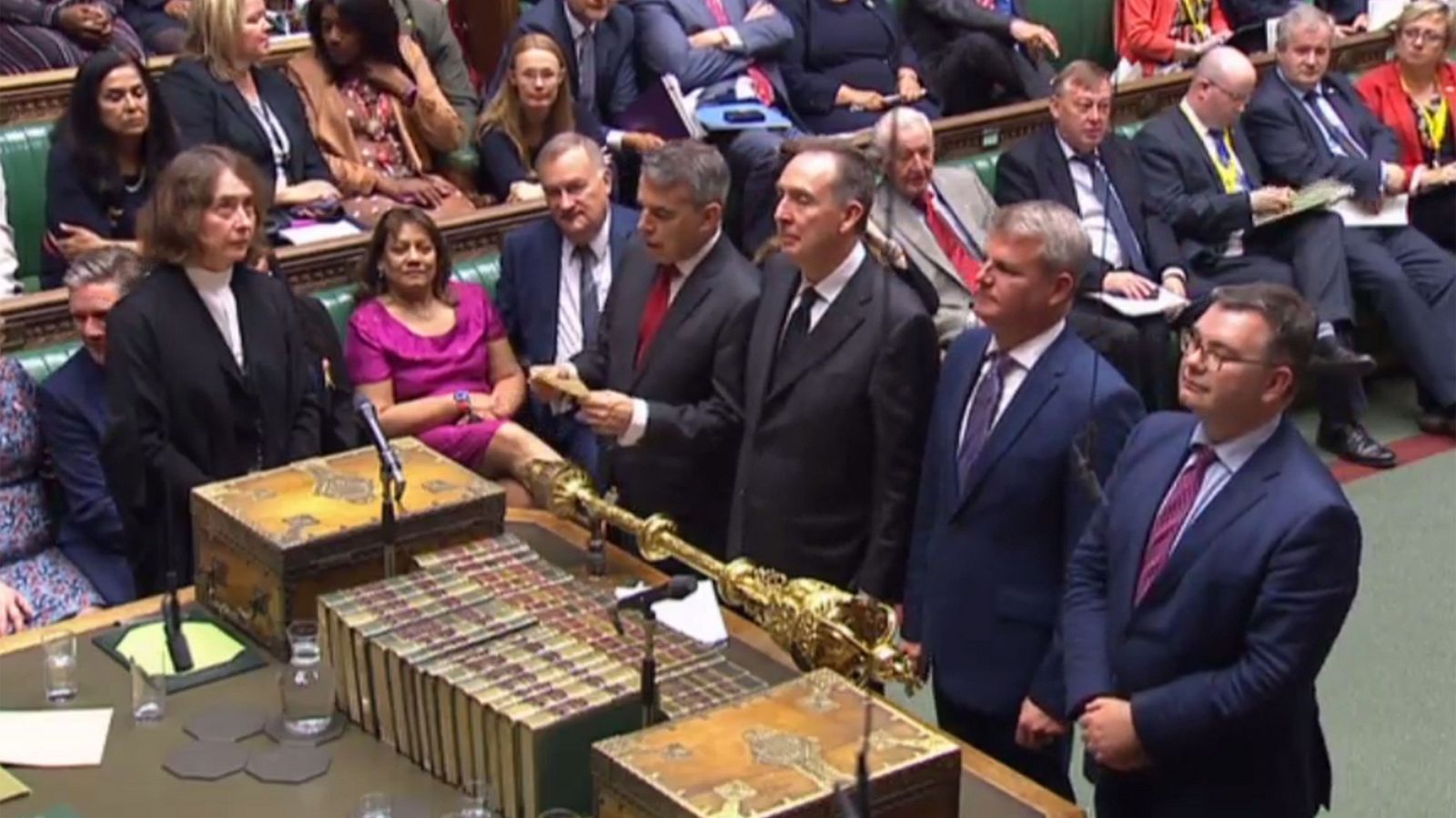 El Parlamento británico apoya la ley que impide ejecutar un 'Brexit' sin acuerdo | Ver