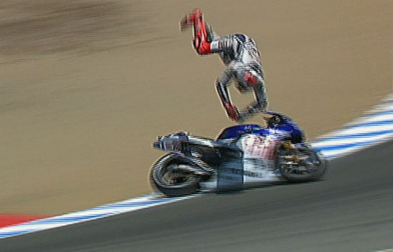 Lorenzo y Stoner han sufrido caídas muy aparatosas.