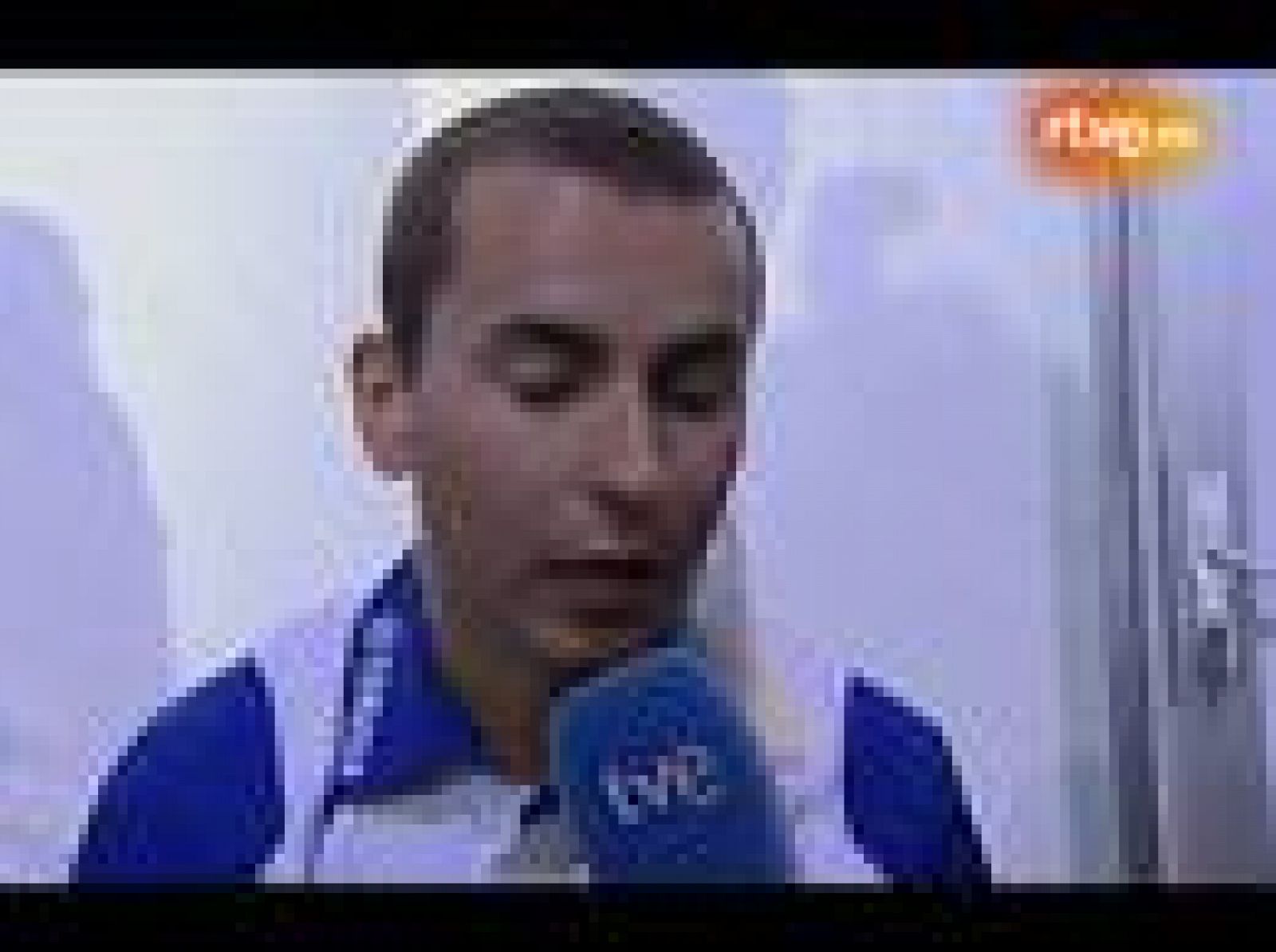 A Lorenzo le ha pasado de todo durante los entrenamientos oficiales.