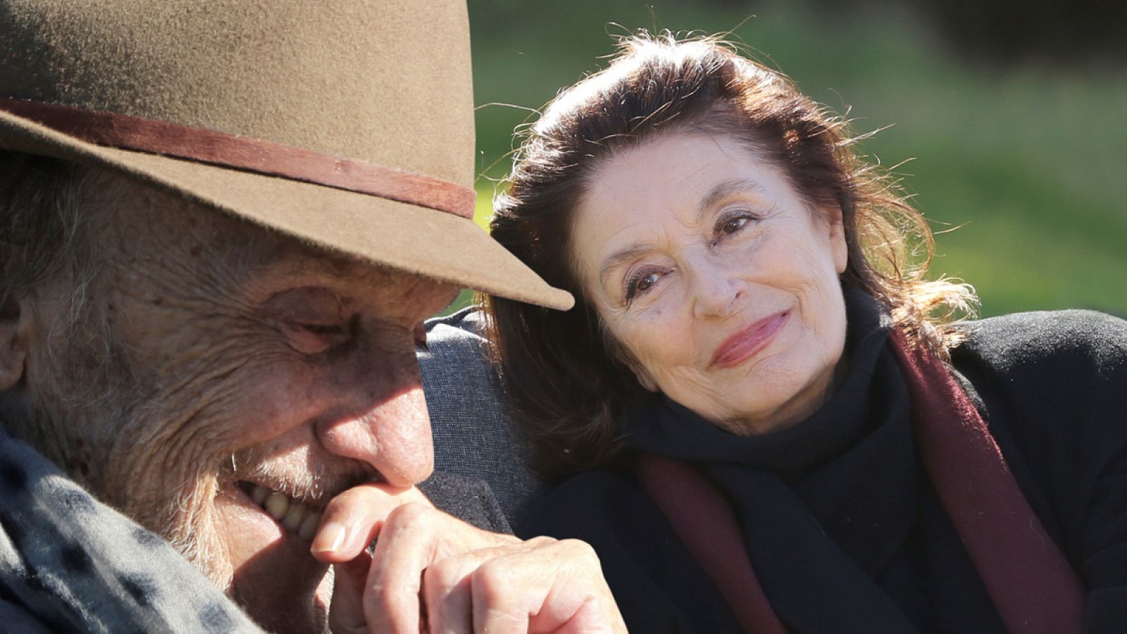 Telediario 1: 'Un hombre y una mujer' se reencuentran 50 años después | RTVE Play