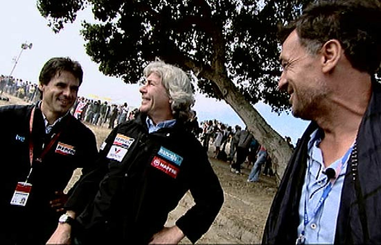Ángel Nieto, Ález Crivillé y el actor Francis Lorenzo han examinado muy de cerca la curva de Laguna Seca conocida como el 'sacacorchos'.