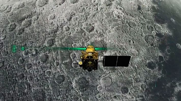 Telediario 1 - La India pierde el contacto con la sonda Chandrayaan-2 durante el alunizaje