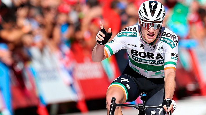 Vuelta 2019 | Sam Bennett se impone en el accidentado 'sprint' de Oviedo