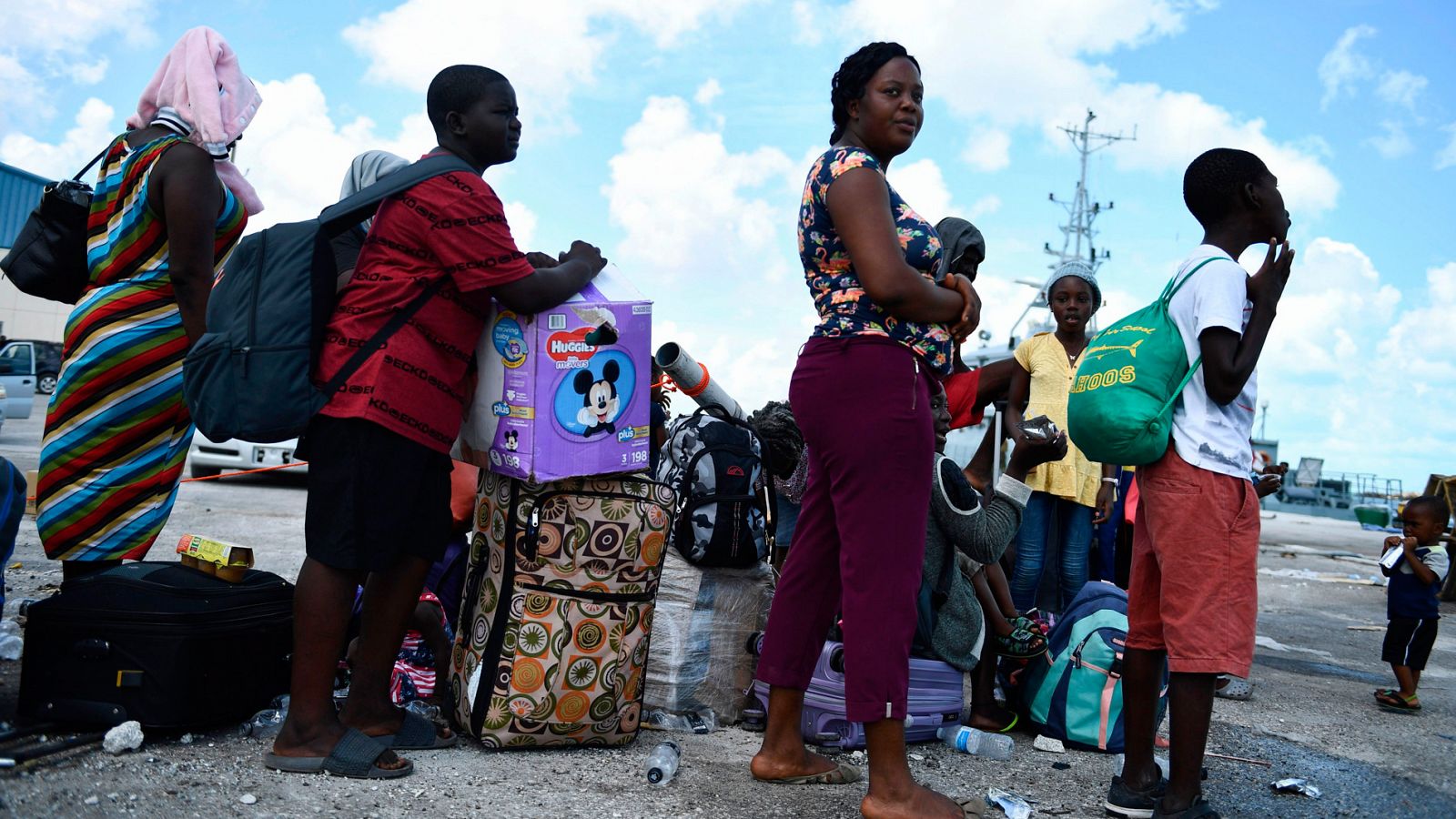 Telediario 1: El Gobierno de Bahamas ordena la evacuación total de las islas Ábaco | RTVE Play
