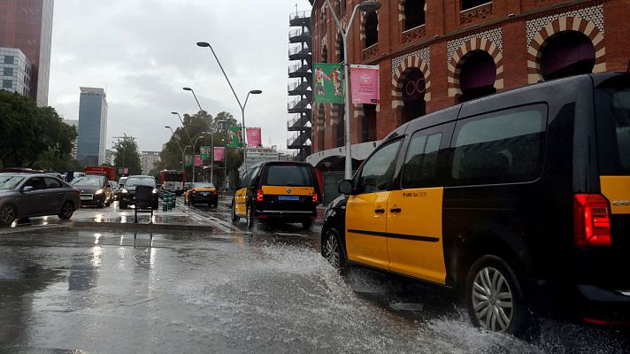 Telediario 1 - 27 provincias españolas en alerta por viento, tormentas y fenómenos costeros