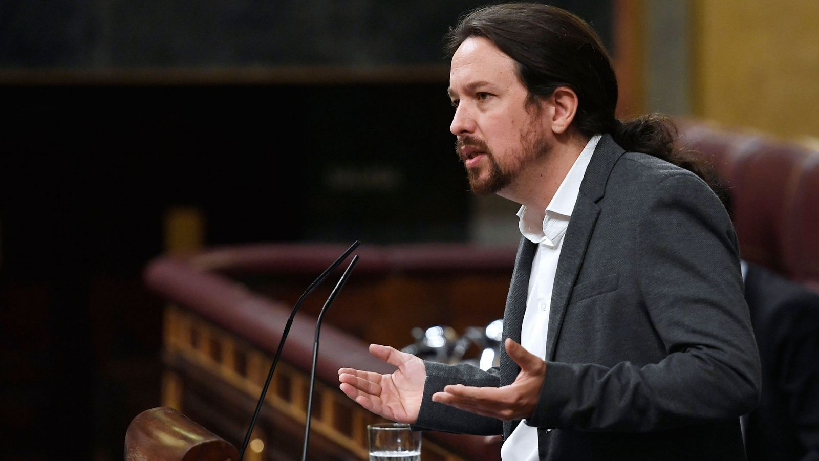 Iglesias reprocha a Sánchez que sigue con los presupuestos de Montoro