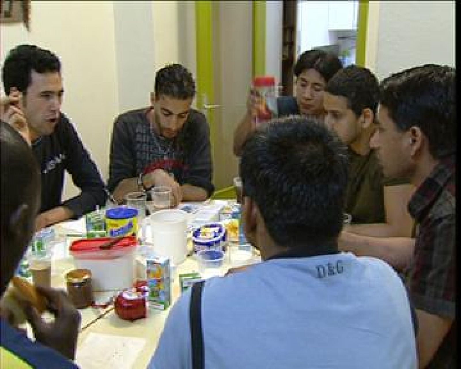 El reportatge. Llei d'estrangeria: ordenar o endurir?