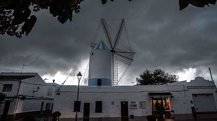 Telediario 1 - El temporal de fuertes lluvias afecta a Baleares y Comunidad Valenciana