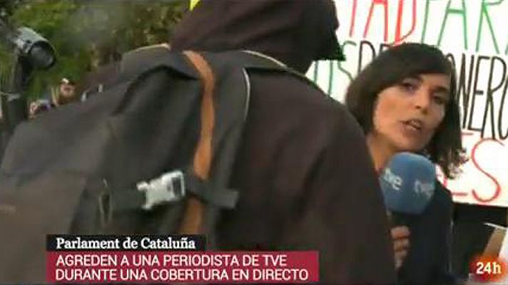 Agreden a una periodista de TVE durante la cobertura de la manifestación de la Diada 