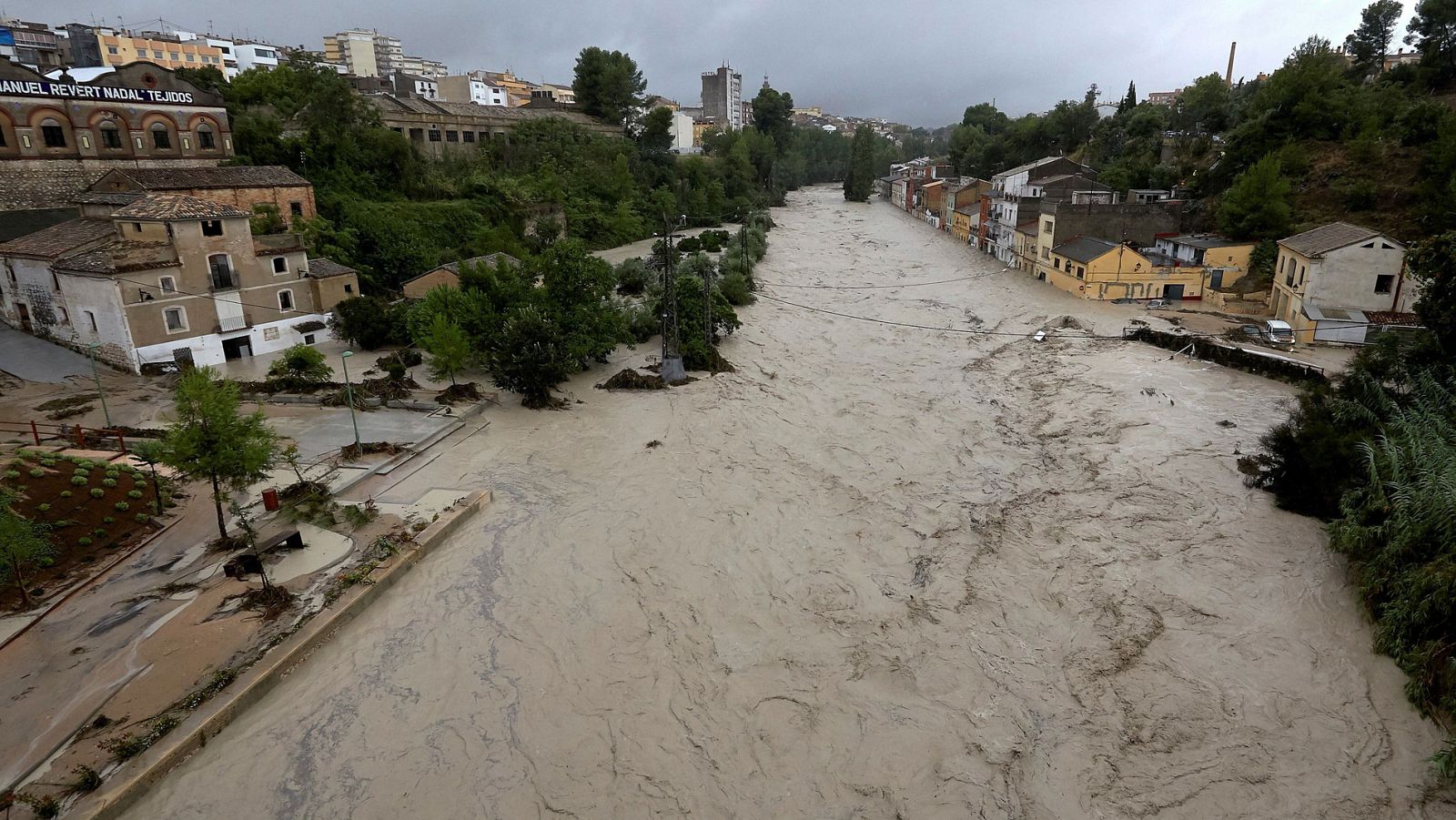 Informativo 24h: El río Clariano se desborda en Ontinyent | RTVE Play