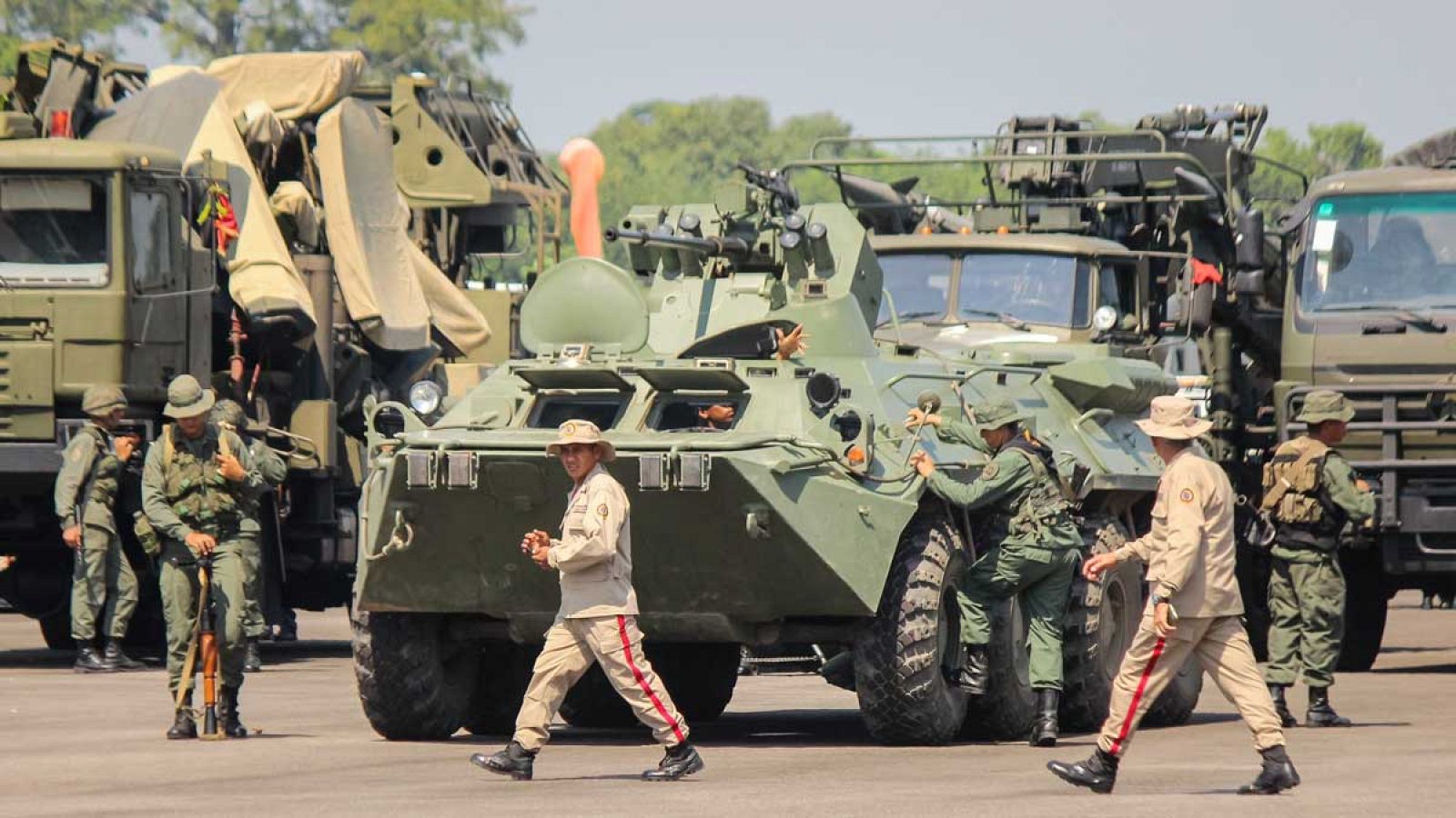 Tensión militar en la frontera entre Venezuela y Colombia