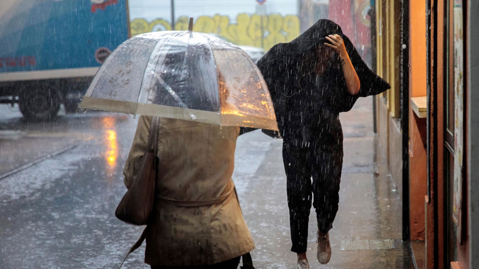 El tiempo: Precipitaciones muy fuertes o persistentes, e incluso torrenciales en el sudeste peninsular e Ibiza | RTVE Play