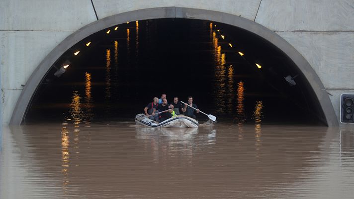 Varias atrapados por el agua en el túnel de la AP7 a su paso por Pilar de la Horadada 