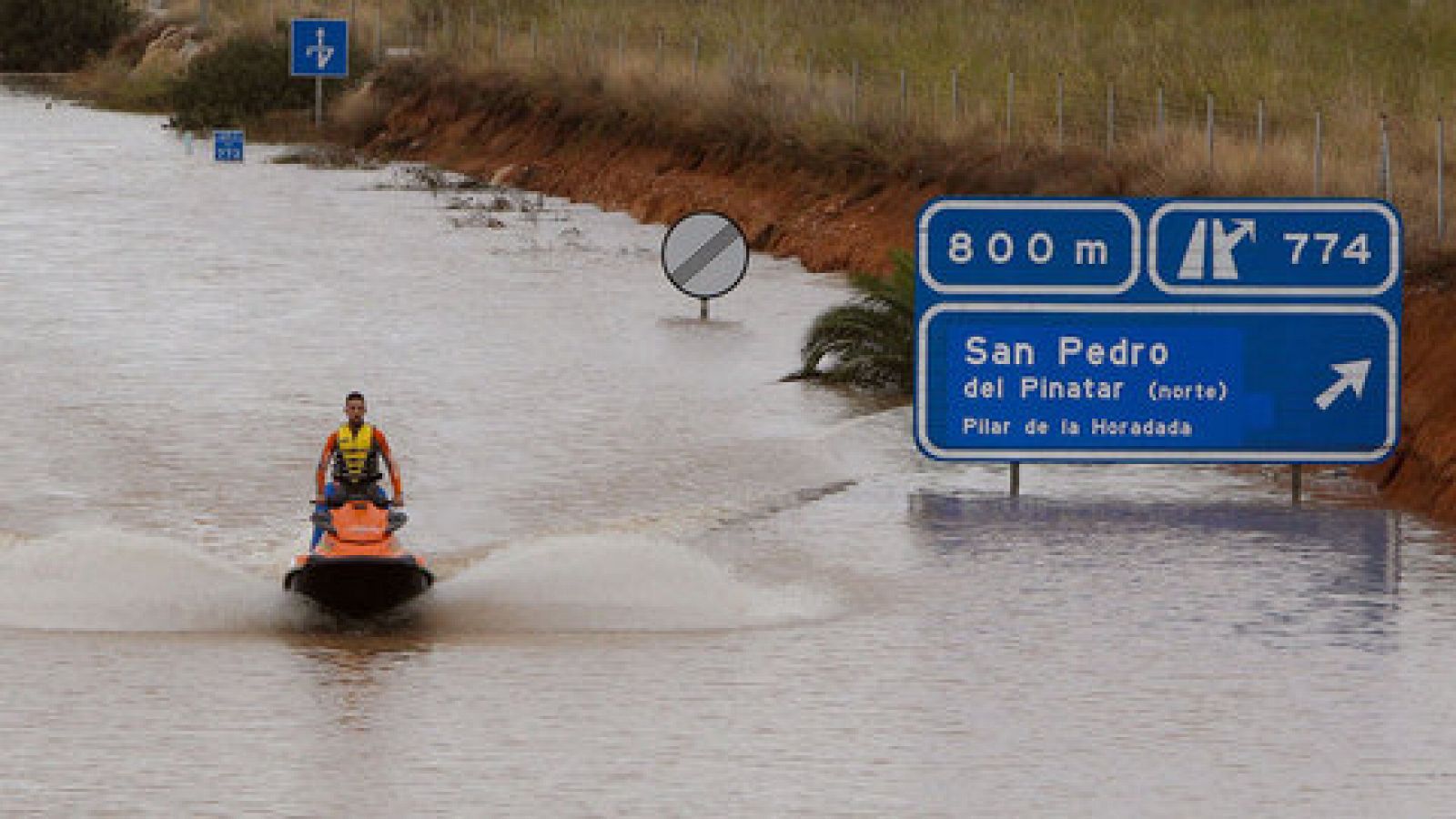 El tiempo: La gota fría avanza hacia el oeste y se refuerza la alerta en 9 provincias | RTVE Play