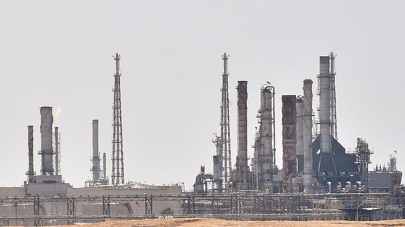 Arabia Saudí admite que su producción de crudo se ha reducido a la mitad tras el ataque a sus refinerías