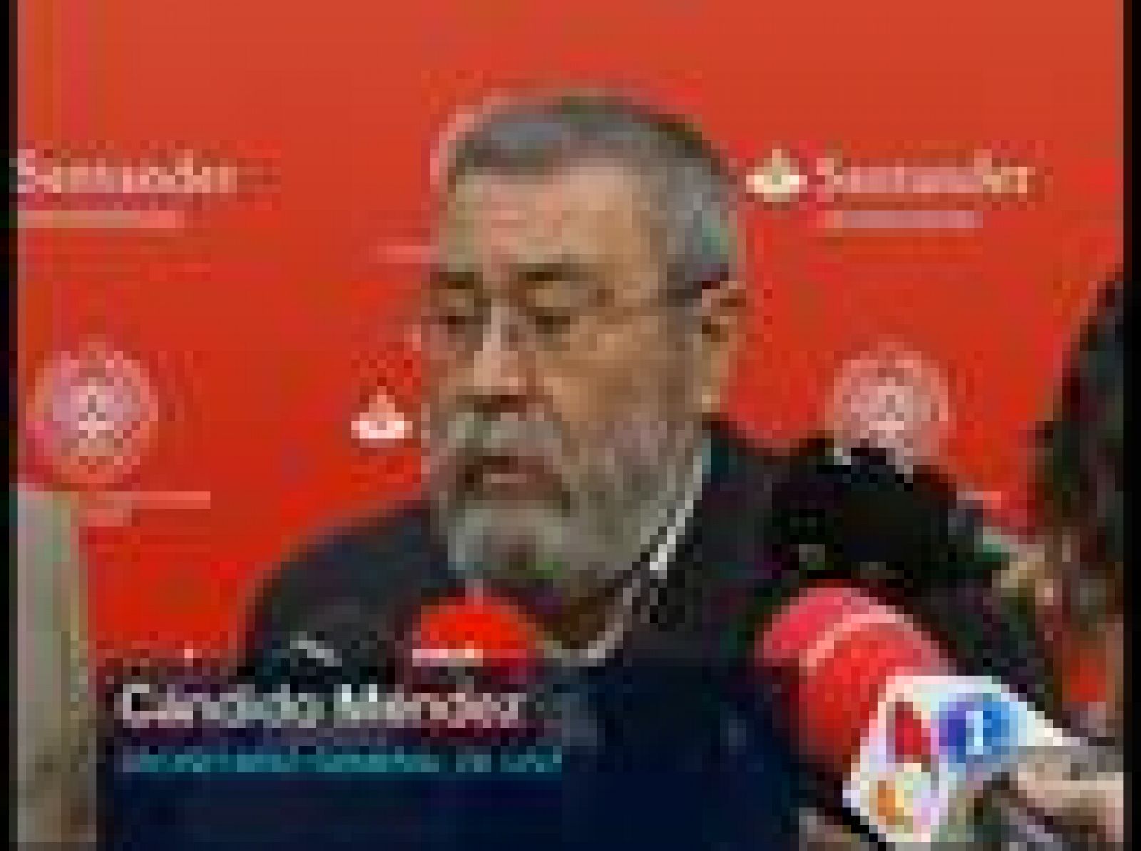 Cada día está más lejana la posiblidad de acuerdo antes de agosto. Comisiones y UGT acusan a la CEOE de impedir el pacto con sus propuestas de máximos. Y el Ministro de Trabajo advierte que hay líneas rojas que no pueden pasar. 