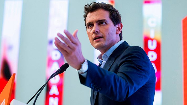 Telediario 1 - Oferta de Rivera a Casado: abstenerse para investir a Sánchez con tres condiciones