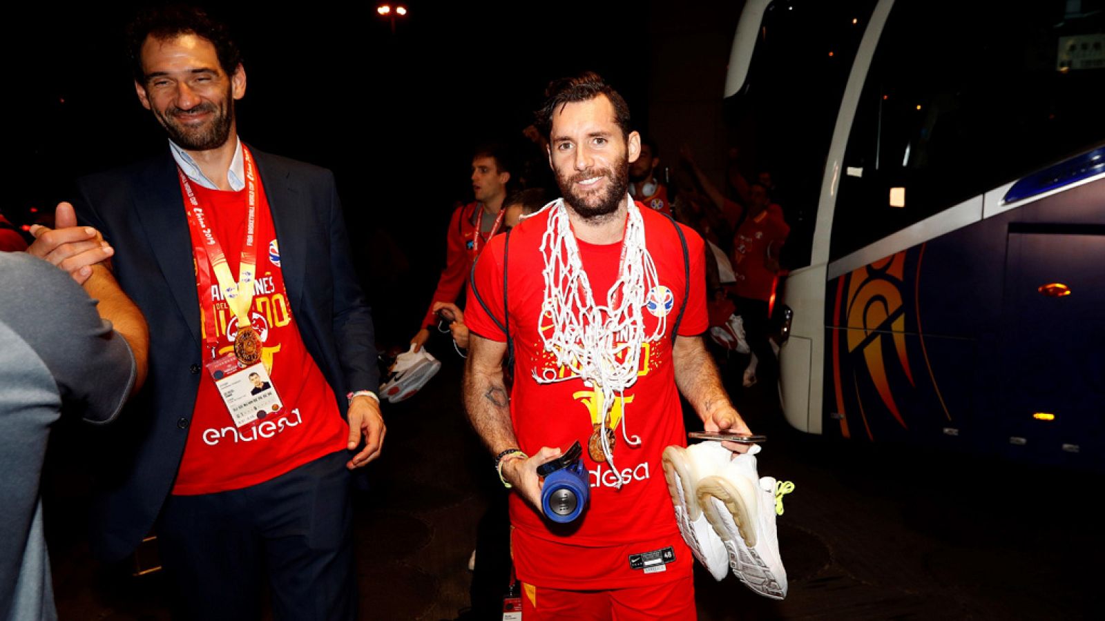 Máxima expectación para recibir a los campeones del mundo | Ver