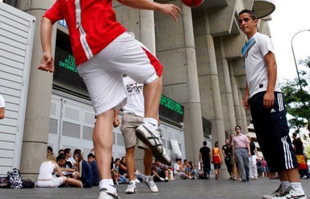  - Colas para recibir a CR9