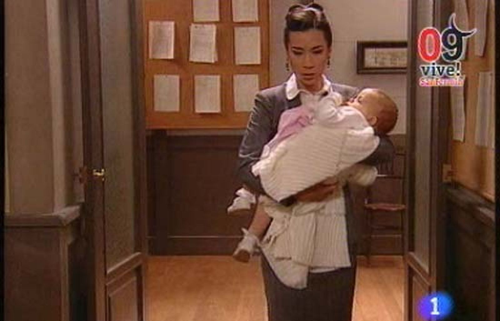 Amar - Manolita entrega a Fabiola