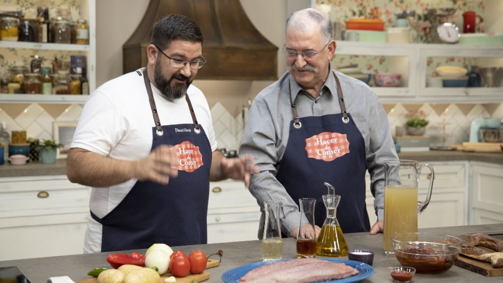 Hacer de comer - Raviolis de carne con tomate y marmitako - ver ahora