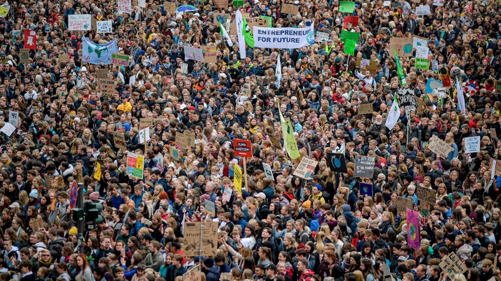 Crisis climática: El mundo se echa a la calle para reclamar medidas que protejan el medio ambiente