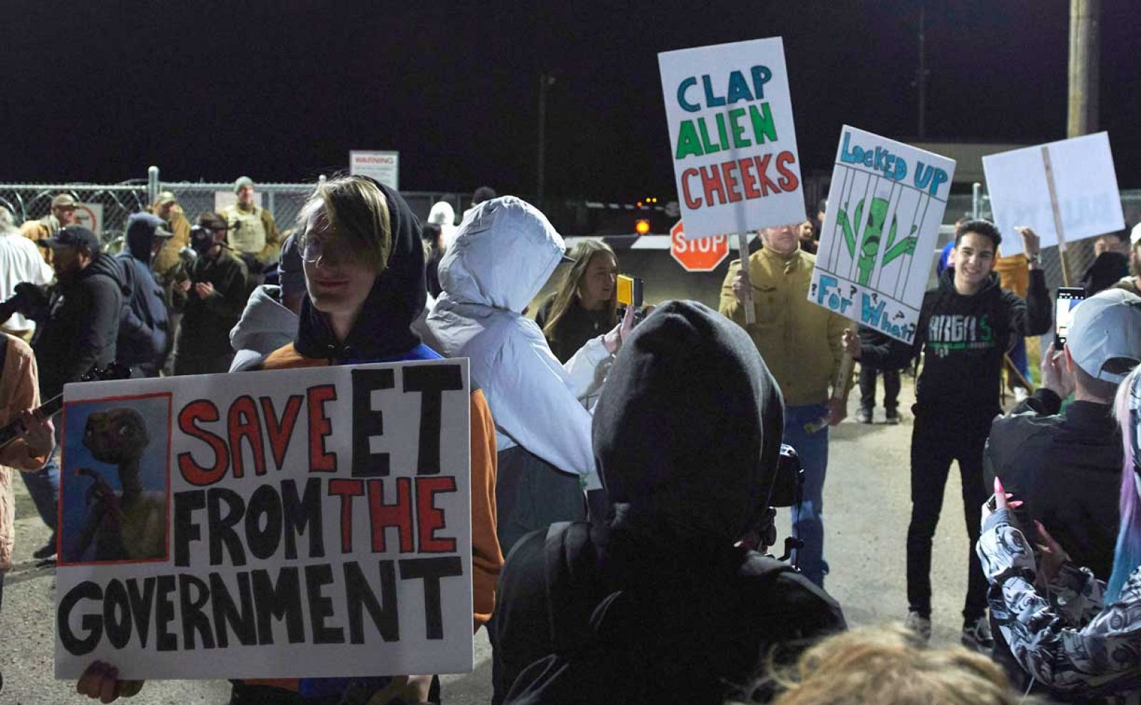 Pocos terrícolas al asalto del 'Área 51' | Ver