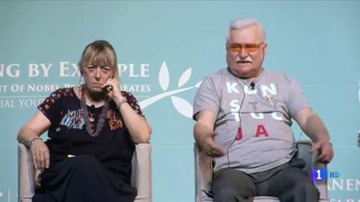 Telediario 1 - Más de 30 ganadores del Premio Nobel de la Paz se reúnen durante una cumbre en México