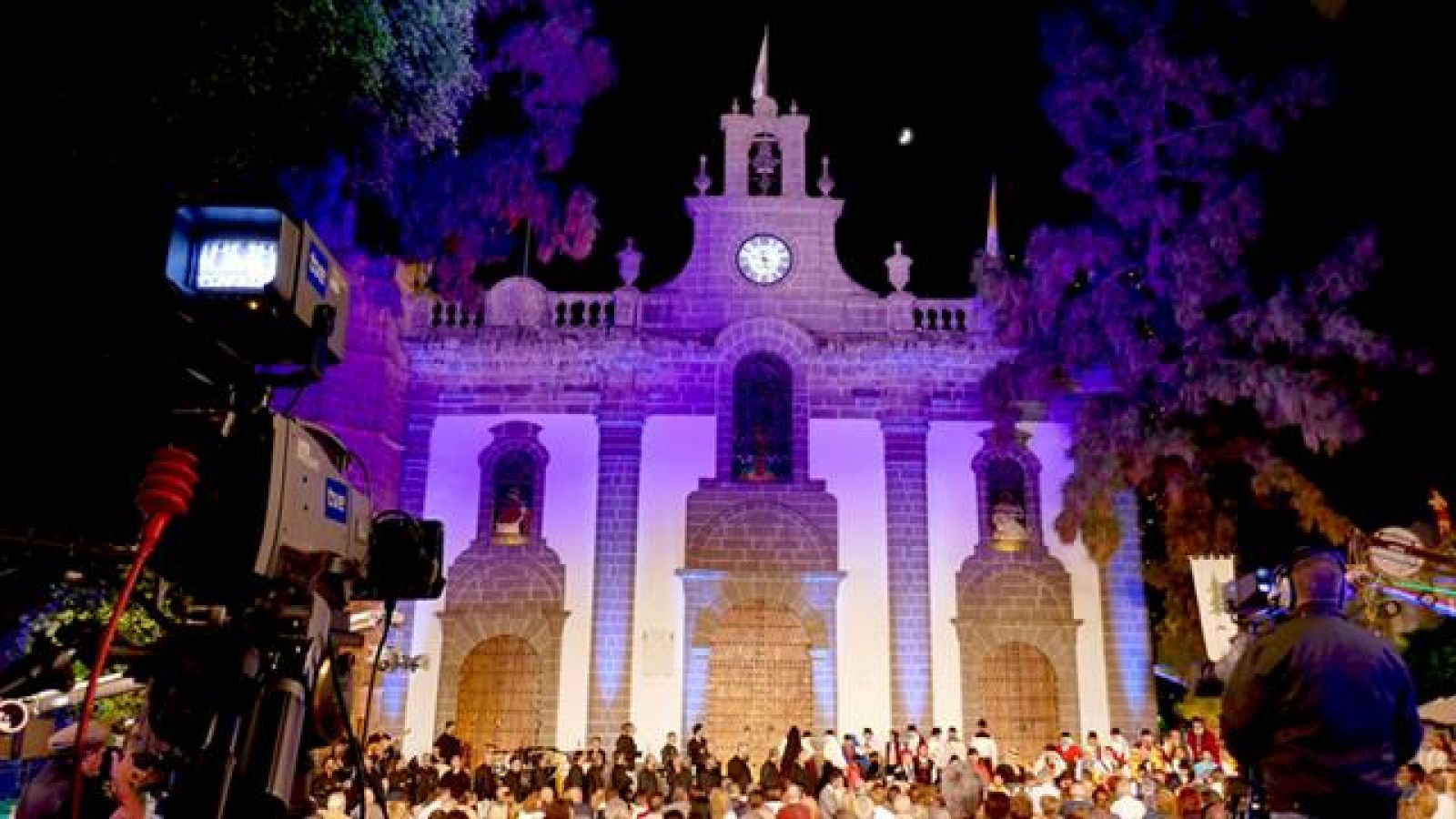 Tenderete - 22/09/2019 Con el grupo La Trova y la agrupación folclórica Entre amigos