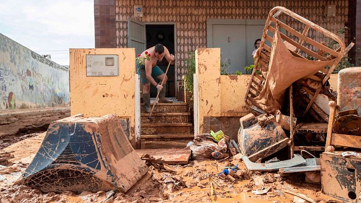 Telediario 1 - Continúan las labores de limpieza en Murcia tras las fuertes inundaciones