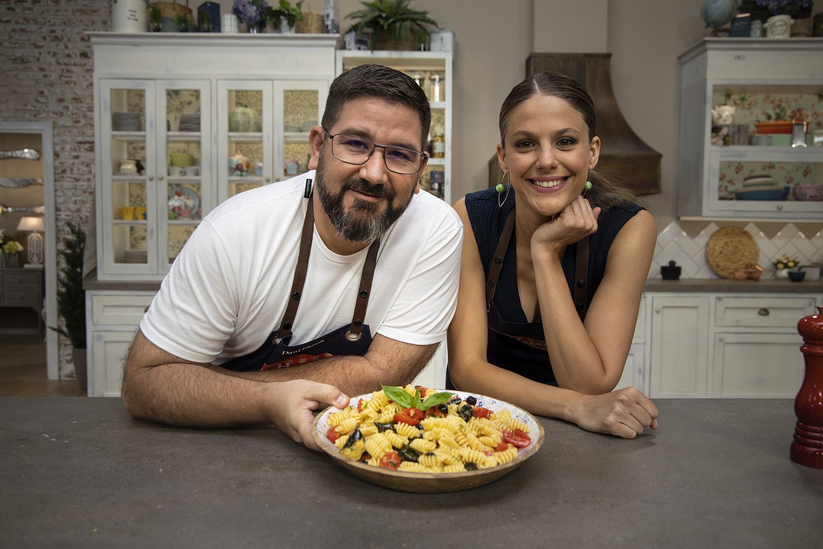 Hacer de comer - Pasta con verduras y presa ibérica al horno - ver ahora