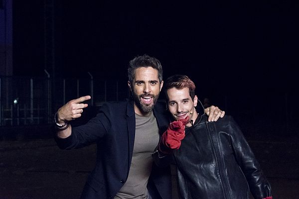 Vaya crack - Pablo reta a Skone a rapear en una jaula con artificieros