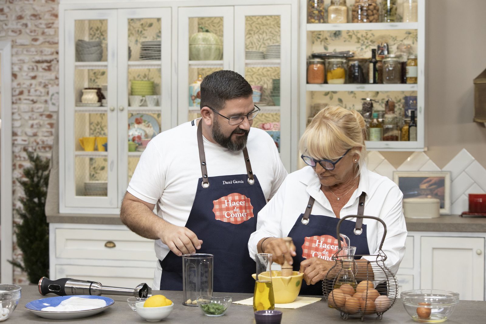 Hacer de comer - Sepia con alioli y conejo a la cazadora - ver ahora