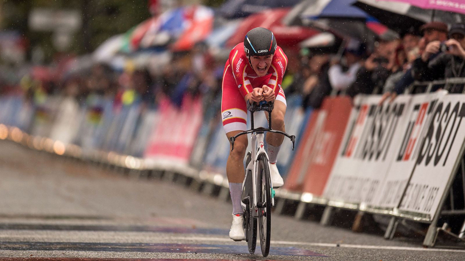 Mundial de ciclismo: Bjerg gana la crono sub-23 entre múltiples caídas por la lluvia - rtve.es