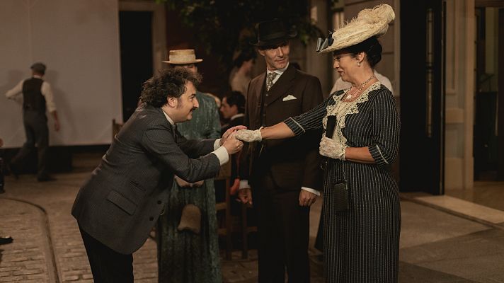 Alfonso recibe a Bellita como una estrella en la première