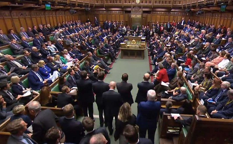 Primera sesión del Parlamento británico tras un cierre "que nunca existió"